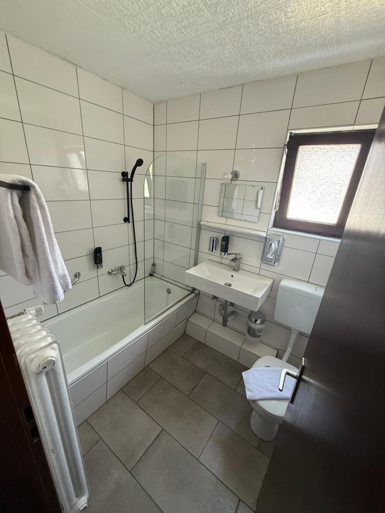Parkhotel Lindenhof - Kostenlose Parkplaetze Оффенбах Экстерьер фото