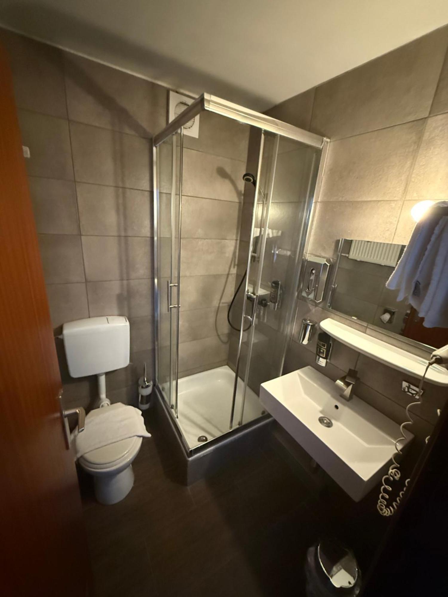 Parkhotel Lindenhof - Kostenlose Parkplaetze Оффенбах Экстерьер фото