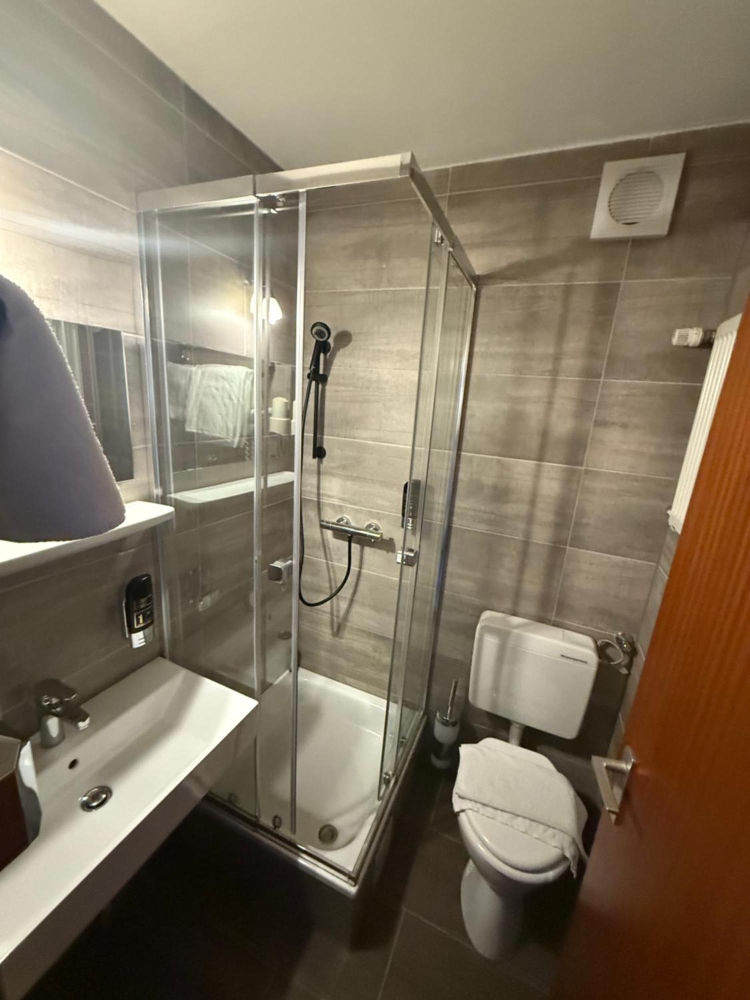 Parkhotel Lindenhof - Kostenlose Parkplaetze Оффенбах Экстерьер фото